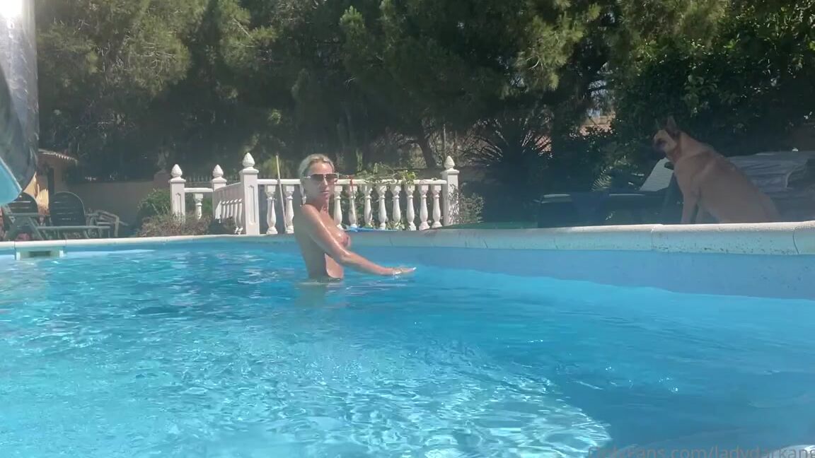 Ladydarkangeluk Onlyfans In The Pool Its Scorchio Here