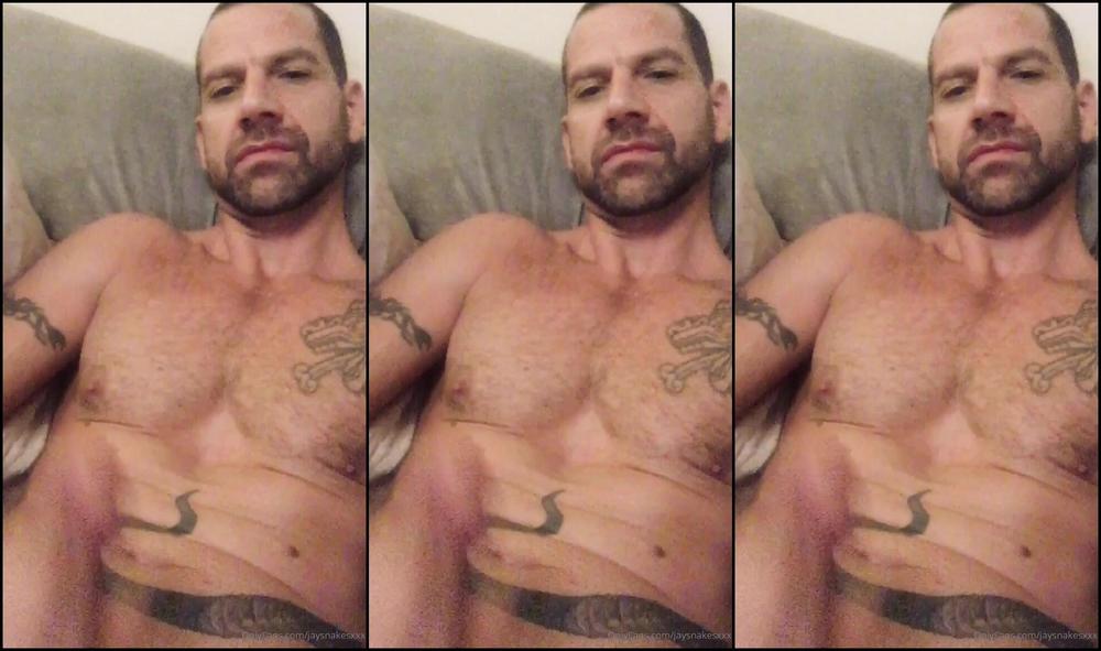 Jaysnakesxxx A Quick Wank Before Bed After A Hard Enjoyable Day Working For Brazzers