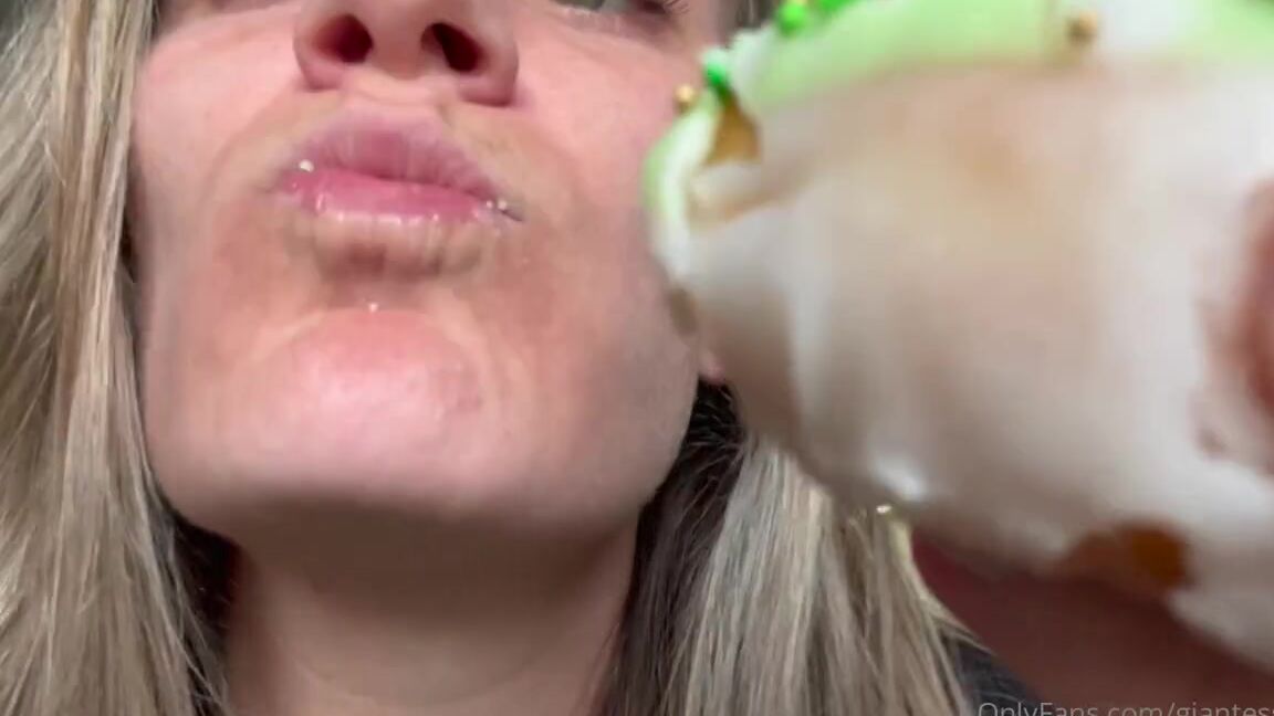 Giantess Tara Nicknamed Giantesstara 03 17 2023 Onlyfans Video Happy St Mjqi