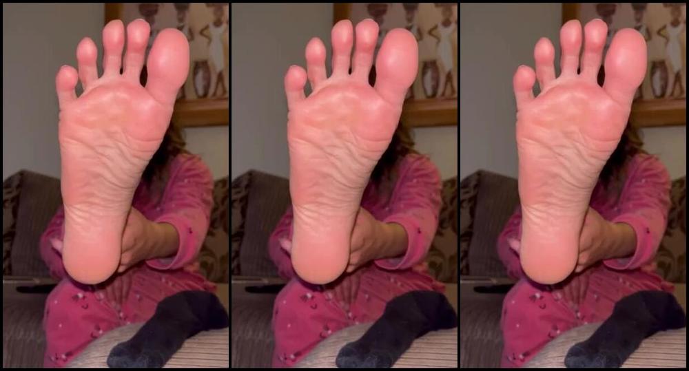 Miss Emma Rose Nicknamed Emmaemmarose Onlyfans Shortly After My Socks Went Missing Do You Know Anything Ob That Swipe To Watch Muted D