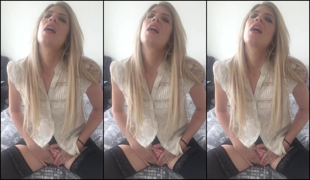 Ashleighmck Your Sexy Secretary Stripteases For You