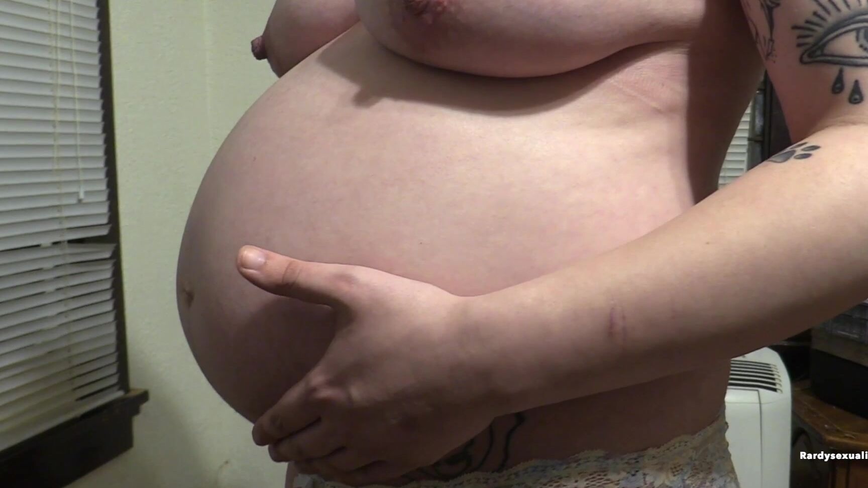 "Rardysexuality" 18 & 19 yrs old, breeding, impregnation fantasy, pregnant, teens (18+) My Belly at 36 weeks pregnant Manyvids