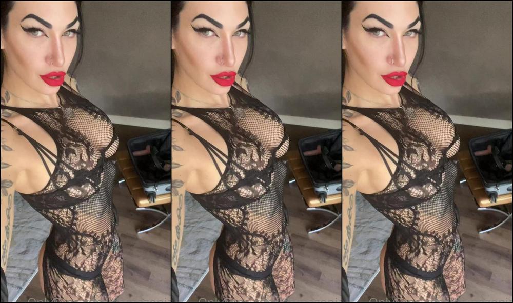 Mistress Damazonia Welcome To My Kinky Empire