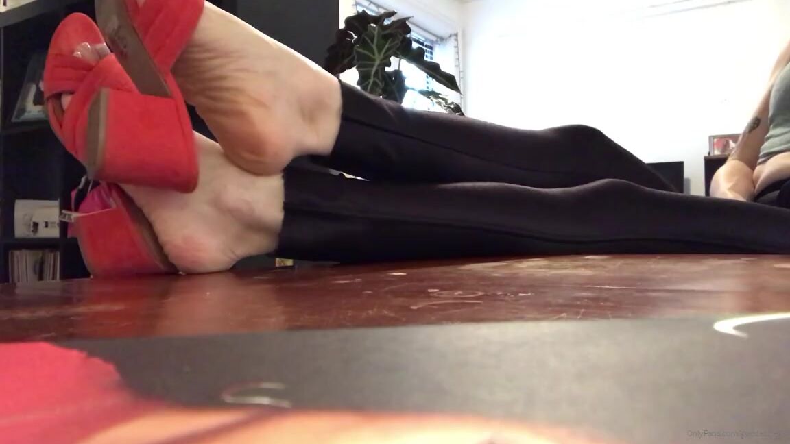 Fendi Feet Aka Goddessfendi Onlyfans Ask Me A Question My Onlyfans Subscribers Are My Priority I Want To Let You Guys Get To Know Mep