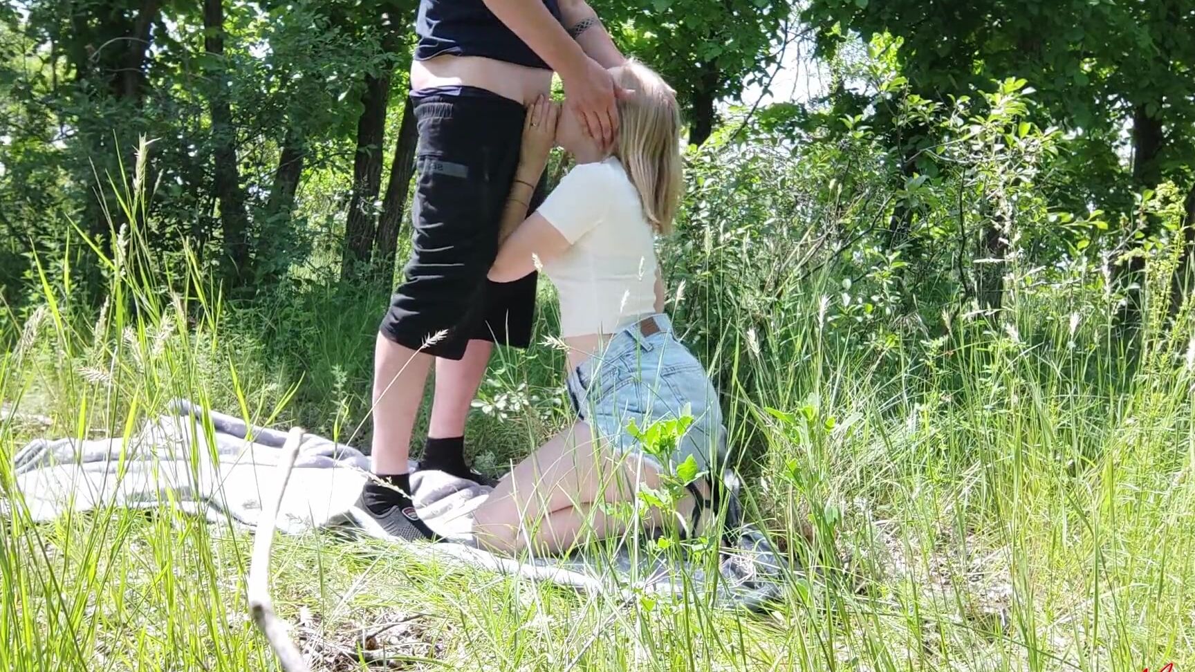 Meri Mouse Jeg gik i skoven efter svampe og fandt en penis Pornhub