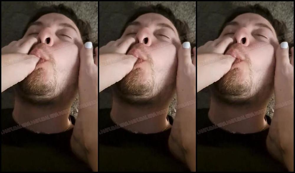 Naturaldiva Onlyfans My Feet Always Get Really Sweaty Smelly When I Wear My Flats So Why Not Make You Breathe In