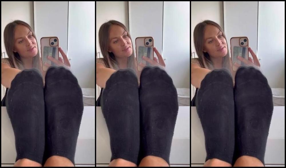 Miss Emma Rose Nicknamed Emmaemmarose Onlyfans Im Right Aren Ti Nothing Turns You On My More Than Sweaty Socks Amp Feet Jc