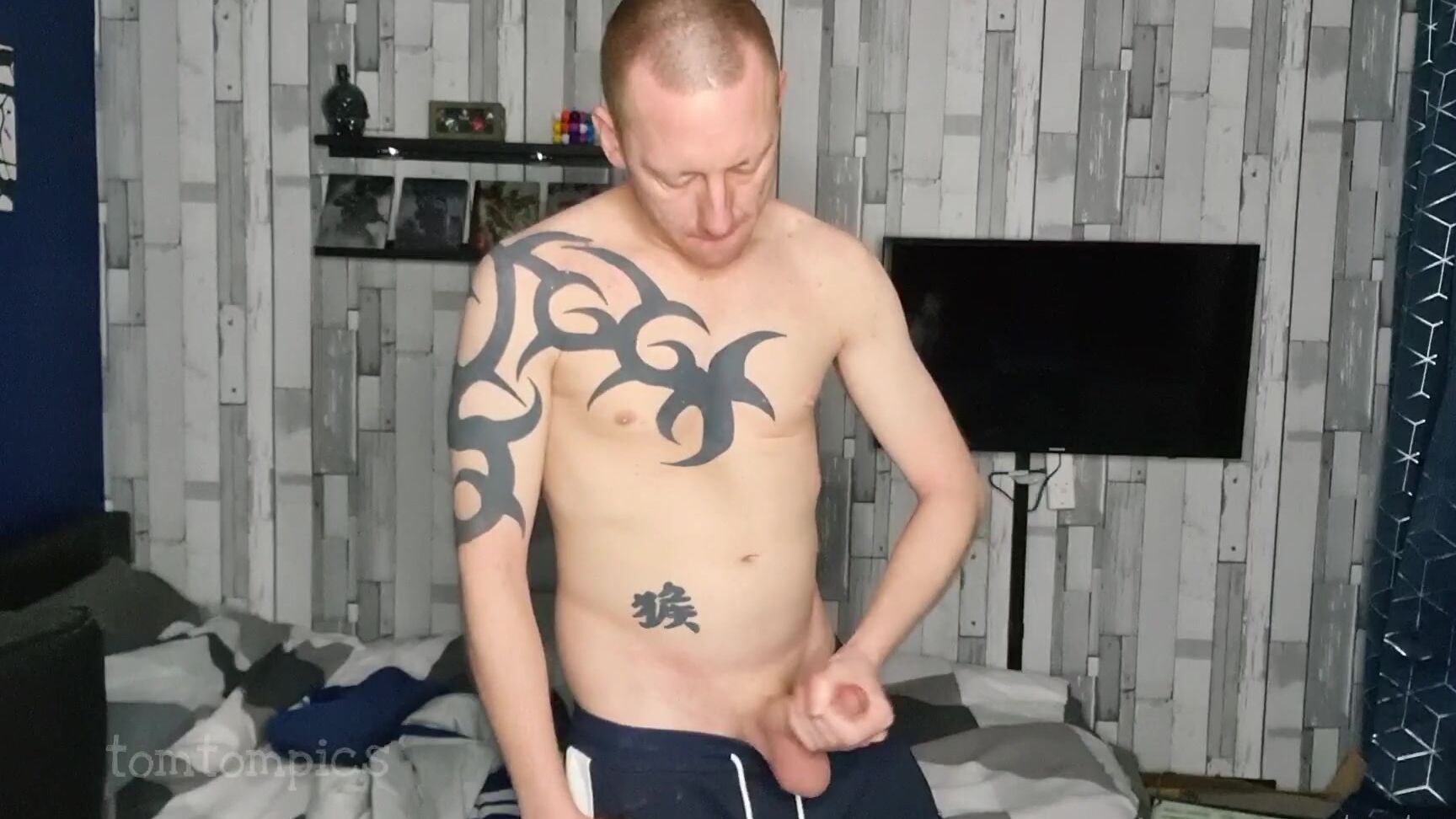 Tomtompics Hoodie And Trackies Mins