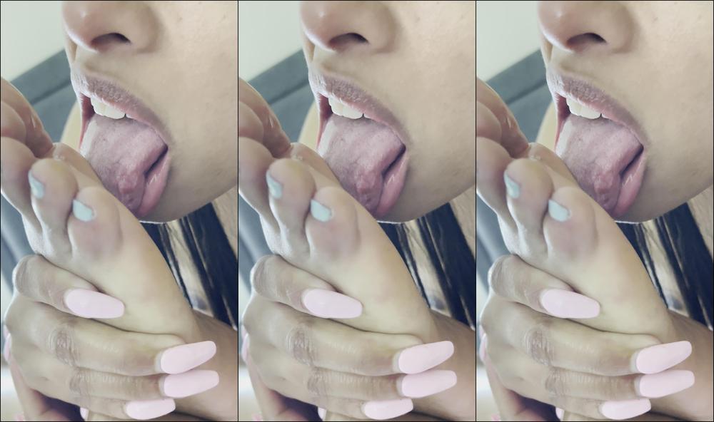 Feet, Self Foot Worship, Ebony Foot Fetish, Soles, Barefoot self feet worshipping pt 3 ManyVids