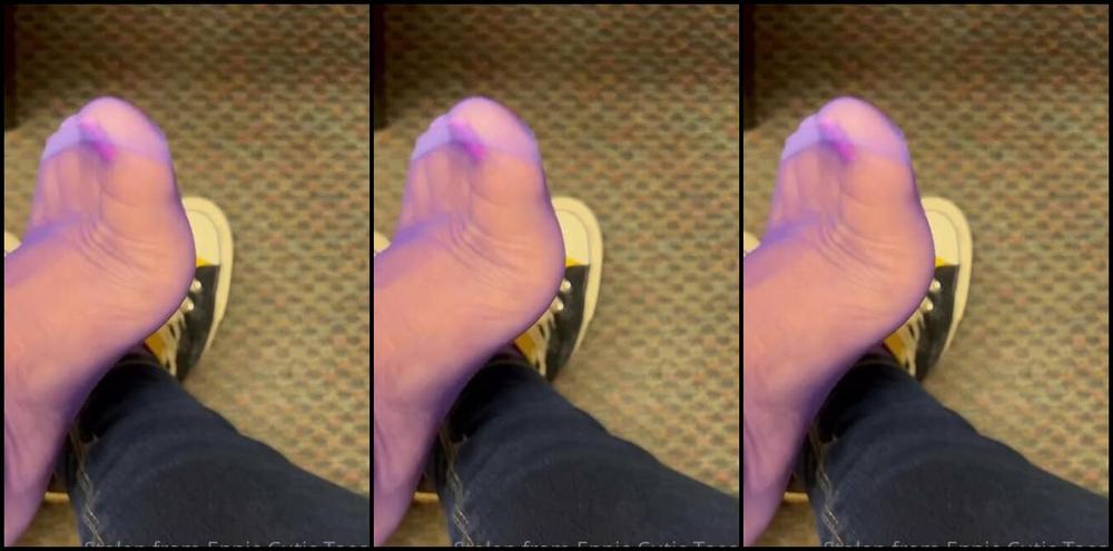 Ennie S Toes And Soles Nicknamed Enniestoes Onlyfans Purple Is My Favorite Color Much Better Than Blue Although I Do Like A Nice Set Of Tight Blue Ball