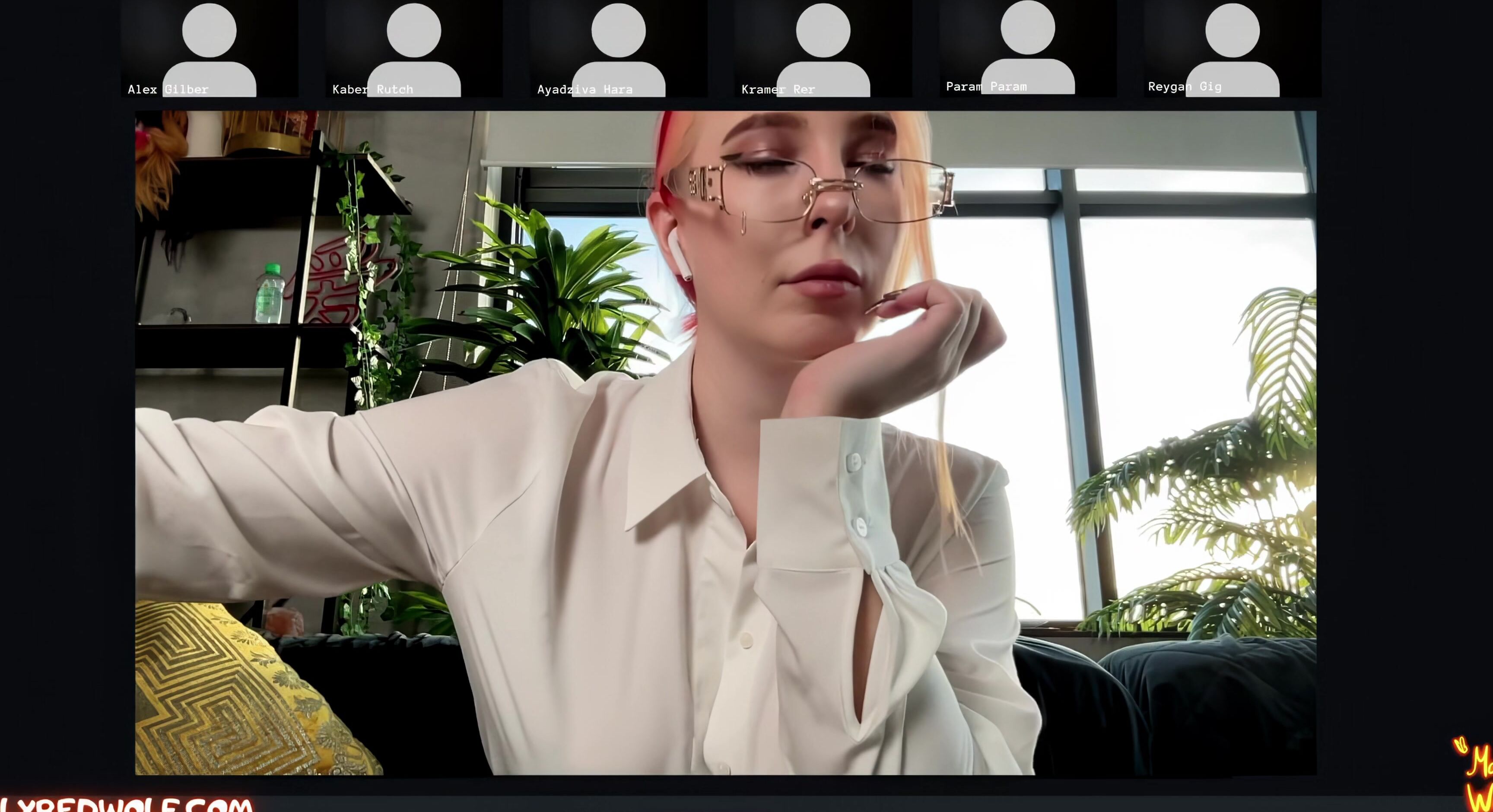 MollyRedWolf 181 -  Everyone Saw How My Boyfriend Fucks Me In Zoom ManyVids