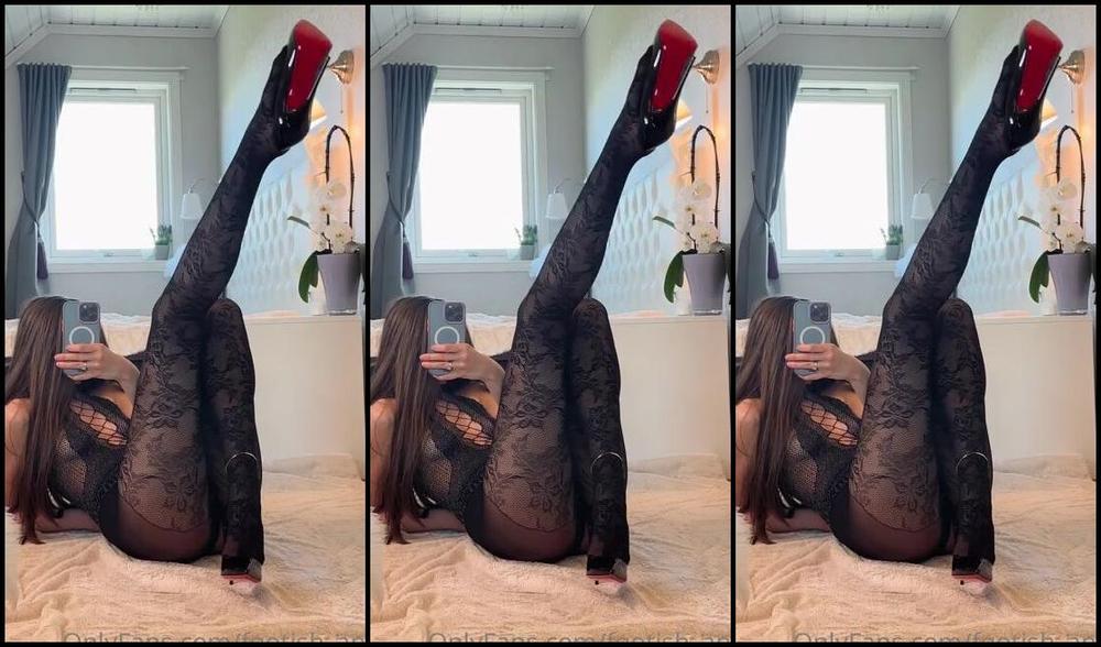 Goddess Anna Nicknamed Footish Ann Onlyfans New Pantyhose How Do You Like These Kind I Have Received A Question Regarding Why I Am Only Dating H