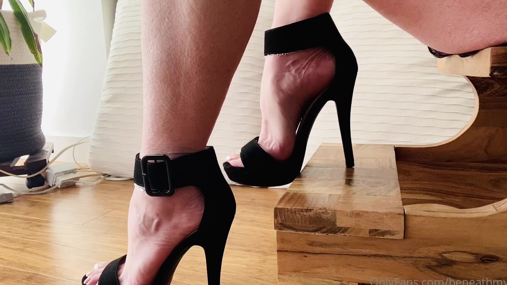 Beneathmytoes Shoeplay Put Them On Dangle And Take Them Off Ahhhh