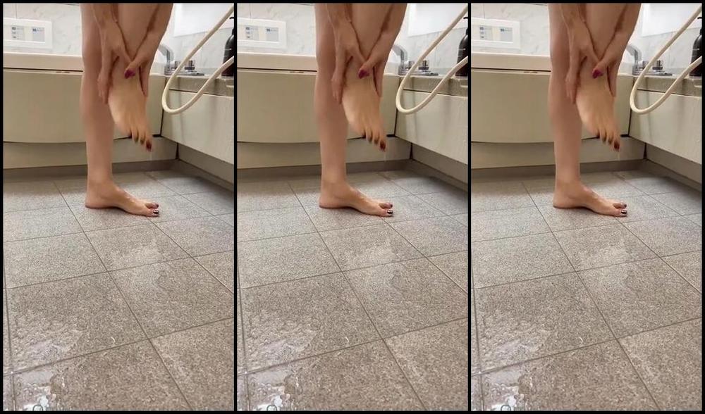 Miichannel R Nicknamed Miichannel R Onlyfans Soles In The Shower