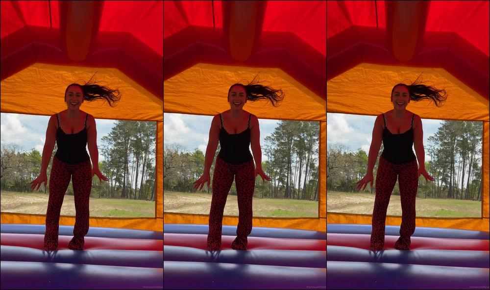 reallillyhallxx-22-03-2020-189902749-bouncin