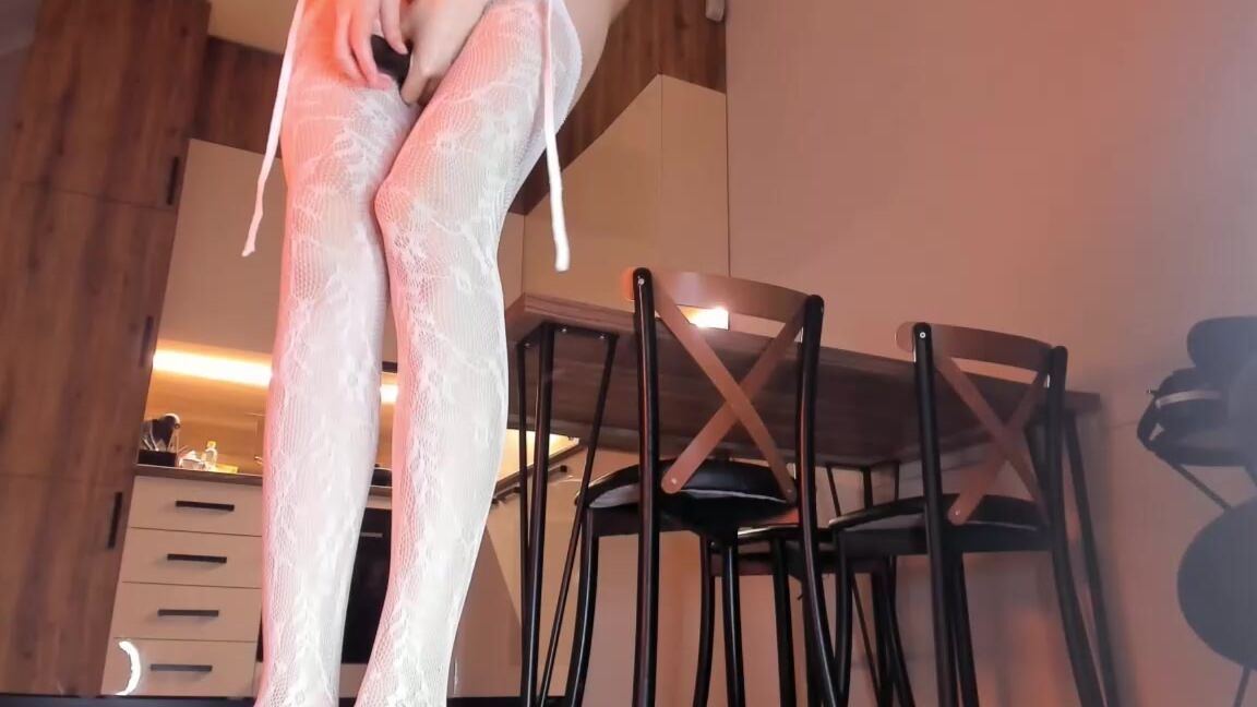 jenny  lii 2024-10-19 13-52-40 584-merged web cam