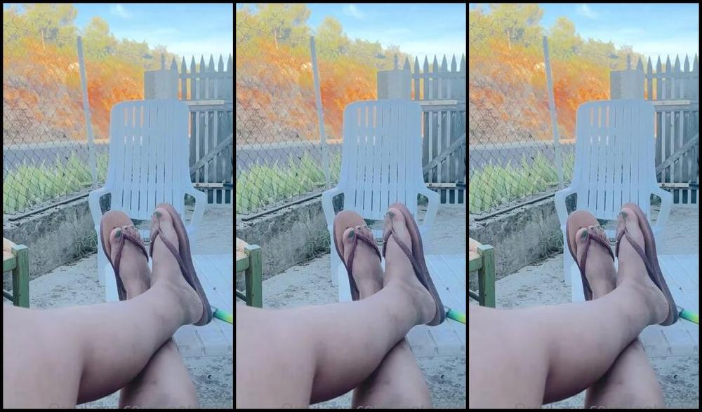 Gia S Feet Nicknamed Footsiebab 08 25 2023 Onlyfans Video A Shoe Play With My Flipflops Chillin With The Amazing View