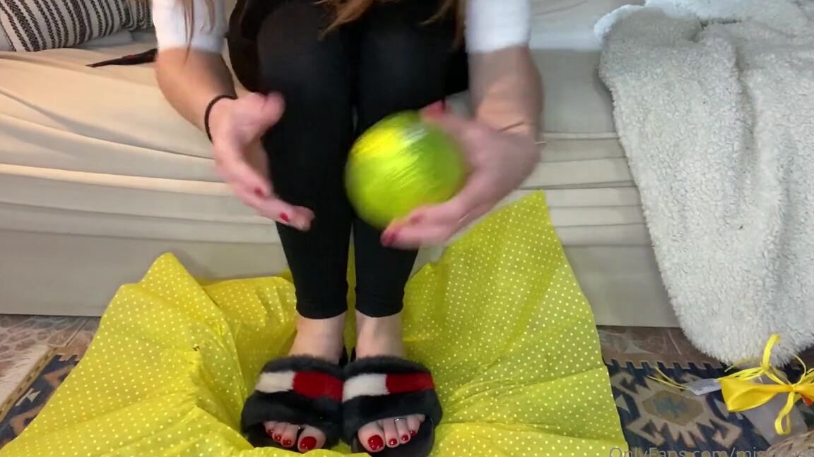 Gingeralesfeet Aka Misstressroux Onlyfans Happy Easter To Receive A Piece Of My Feet Aromatised Chocolate Easter Egg Send A Tip And I Ll Post