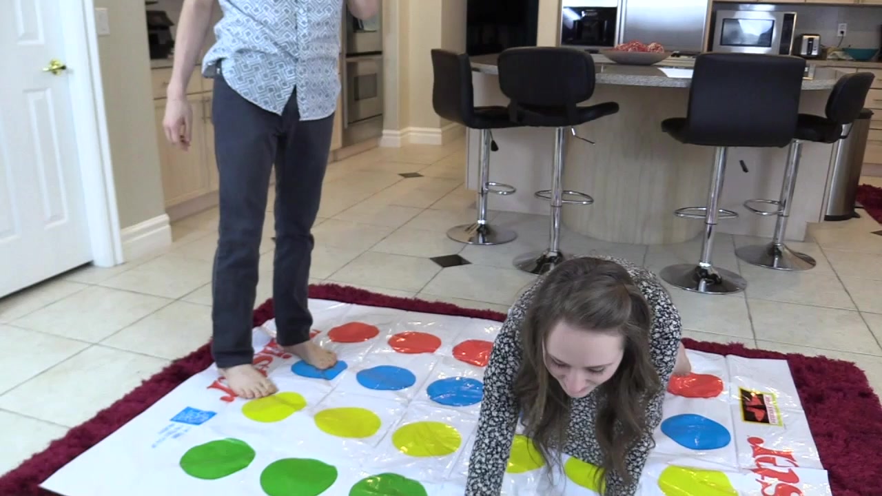 Pussy Eating, Doggystyle, Boy Girl itslizzielovexo twister surprise sex