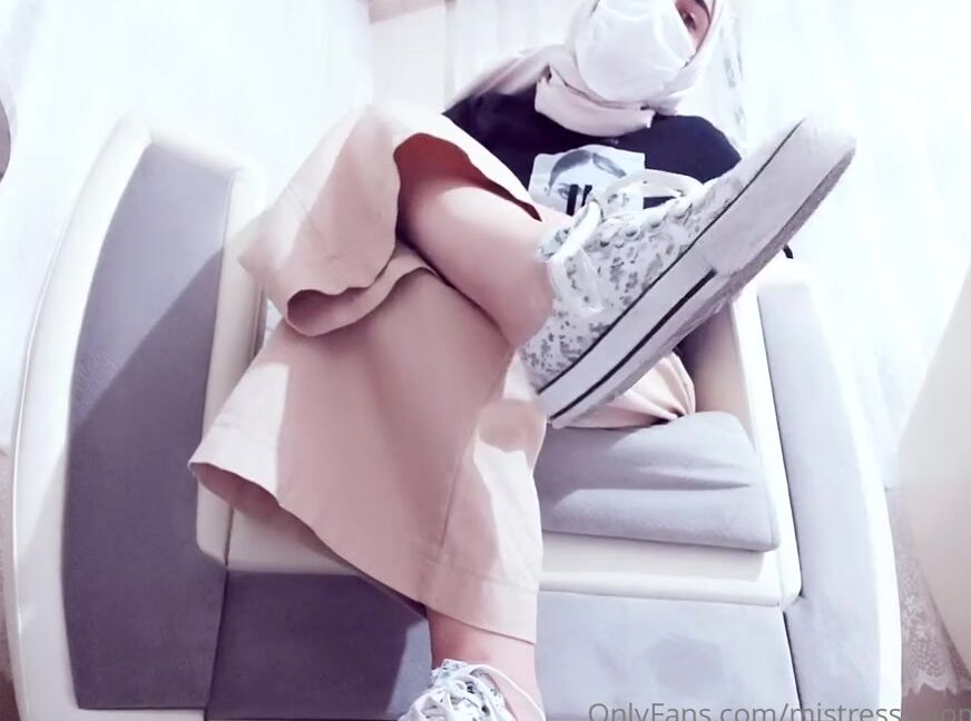 Queen Salome Onlyfans 6 Yldr Giydiim Kirli Converse Ayakkabmn Tabann Temizlep