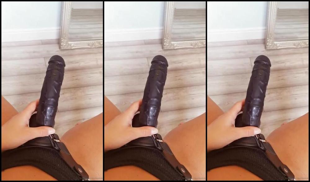 Miss Evie Lock Nicknamed Missevielock Onlyfans Dont You Want Your Slutty Little Mouth Wrapped Around My Cock