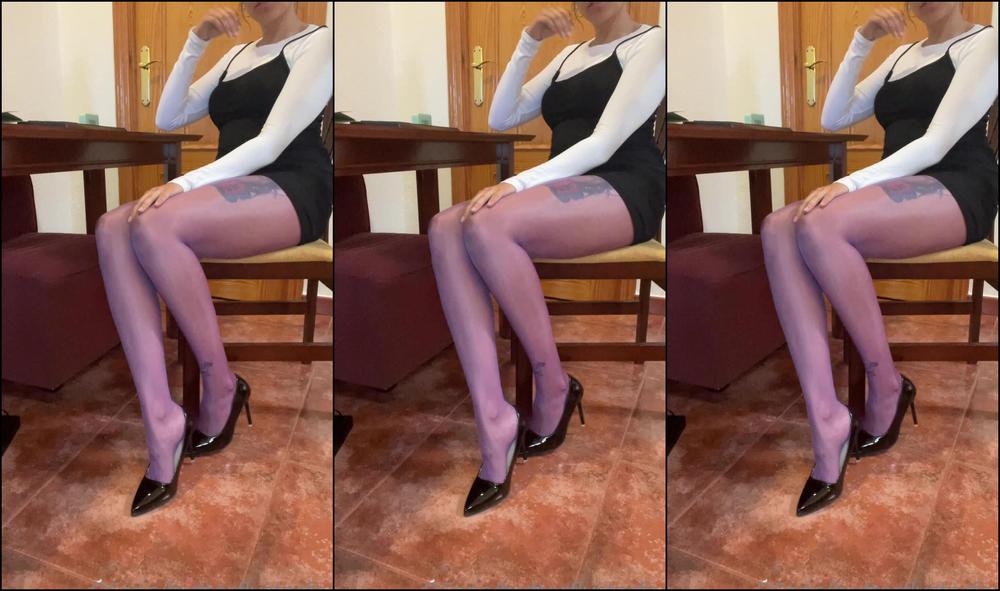 Queenstarb It S Monday Again You Are At Work As Usual But Today Your Co Worker Is Wearing The