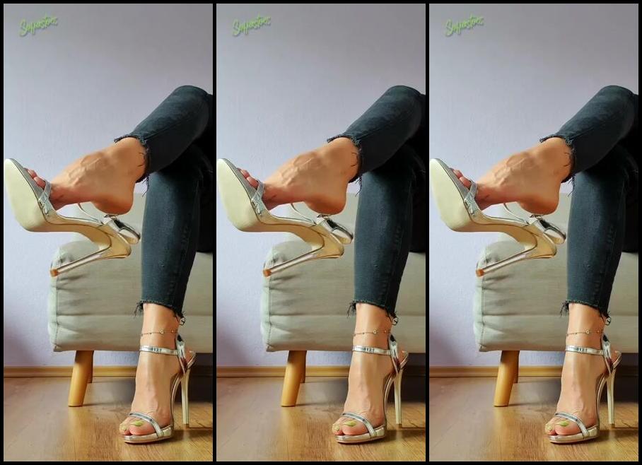 Sofiastoe Aka Sofiastoes Onlyfans Cure For Your Monday Blues Just Sit Back And Enjoy Let Your Favourite Coworker Tease You Through L