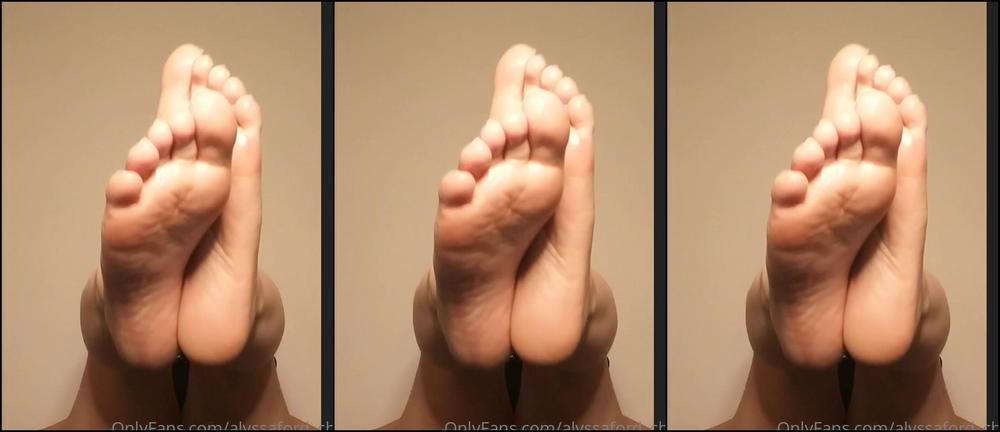 Alyssaford Chill Just Pretty Feet And Oil That S All