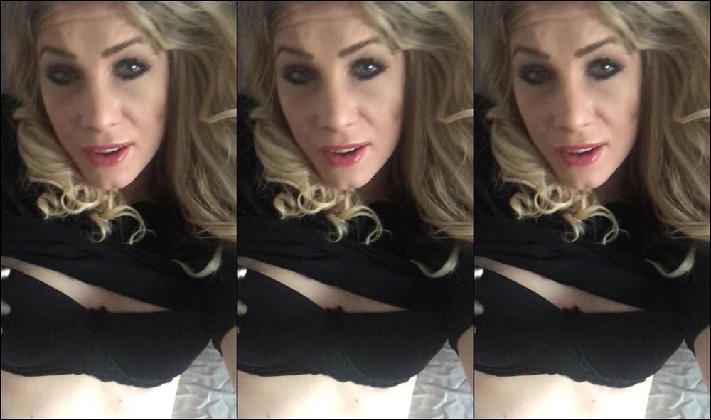 Ashleighmck Your Findom Goddess