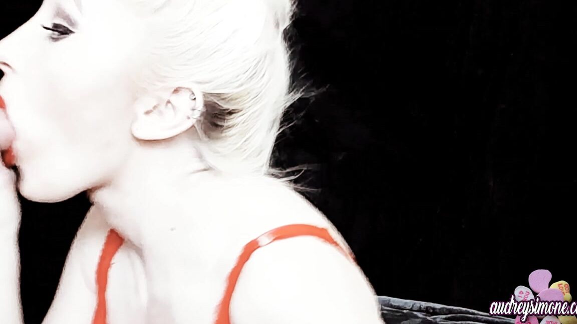 Audreysimone Red Lips Blow Job