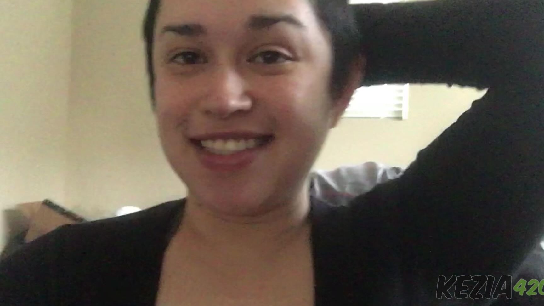 Kezia Dick Rating Video Prajhek Pharaoh