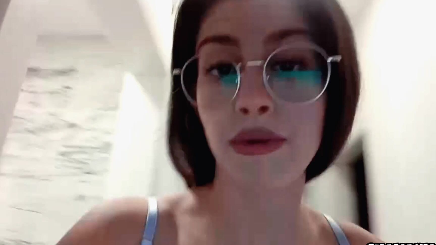 Shanaxnow Pissing On My Jeans Shorts During A Live Show Wetting Jeans