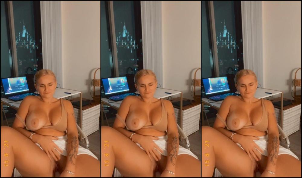 zoieburgher-16-08-2021-2194509242-had-to-play-with-my-glittery-dildo-while-my-games-downloaded-to-my-pc-hope-you-guys-e