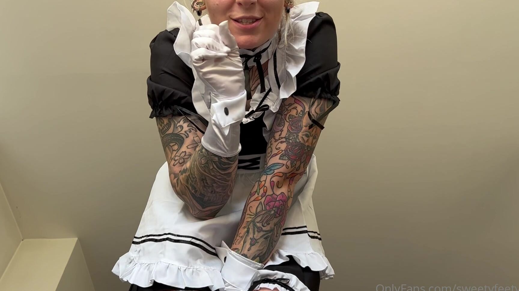 Sweetyfeetys Did You Miss The Thrill Of Being A Tiny Well This Maid Definitely Didn T Expect Find