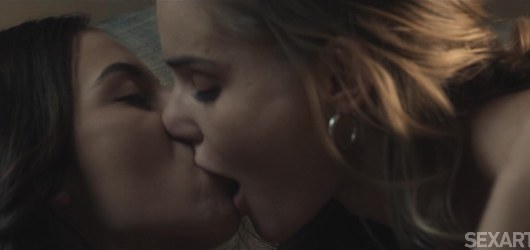 GirlGirl, Kissing, Lesbian, Skinny, Pussy licking, Natural Tits, Cunnilingus, Fingering, Brunette, Tribbing, Blonde Fibi Euro & Massy Sweet - Would You Like SiteRip