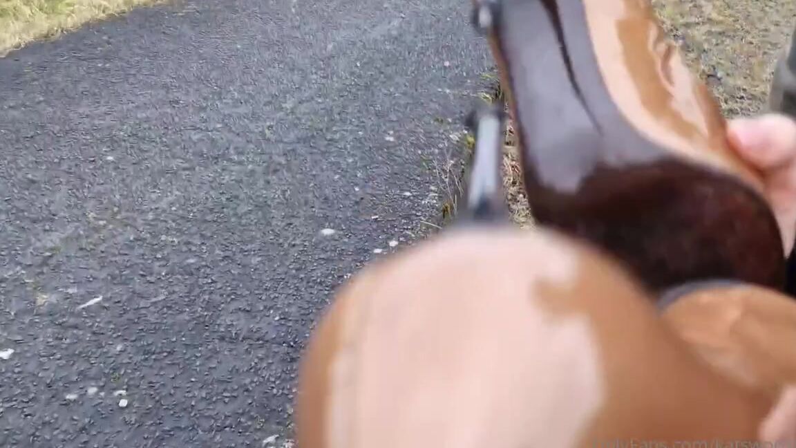 Kats Worn Heels Nicknamed Katswornheels Onlyfans 2Nd Pair Up For Destruction This Time A Pair Of Rare Stuart Weitzmans Lets Start