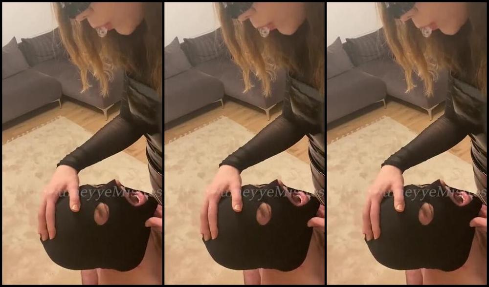 Mistress Smeyye Aka Mistresssumeyye Onlyfans He Begged For My Precious Spit Simeon4