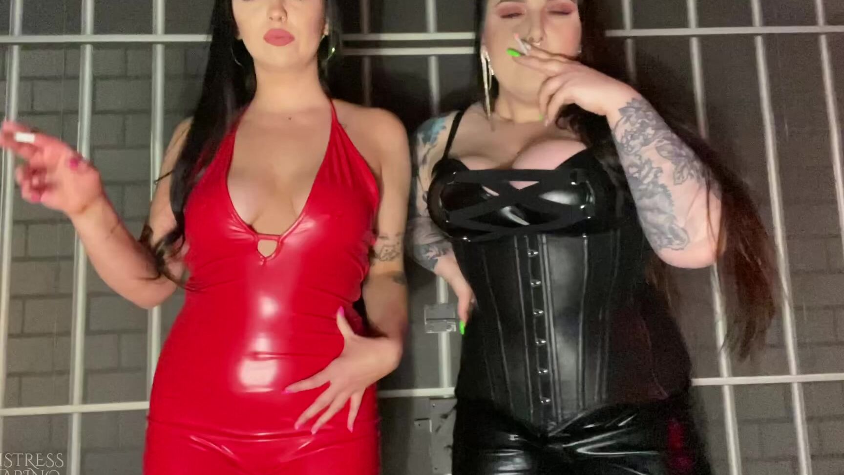 Mistresskarino Ashtray For Me And Mistress Glamorous