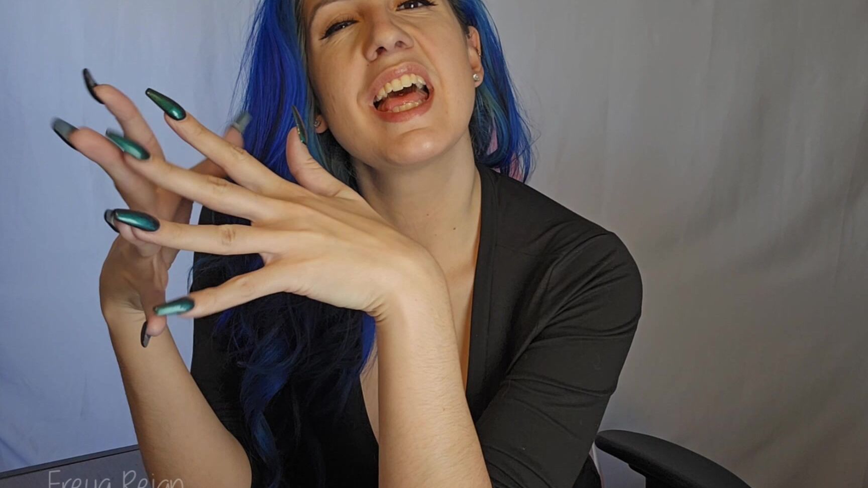 "Freya Reign" boss, femdom, fingernailfetish, handjobs, roleplay New Boss Notices Your Nail Fetish manyvids