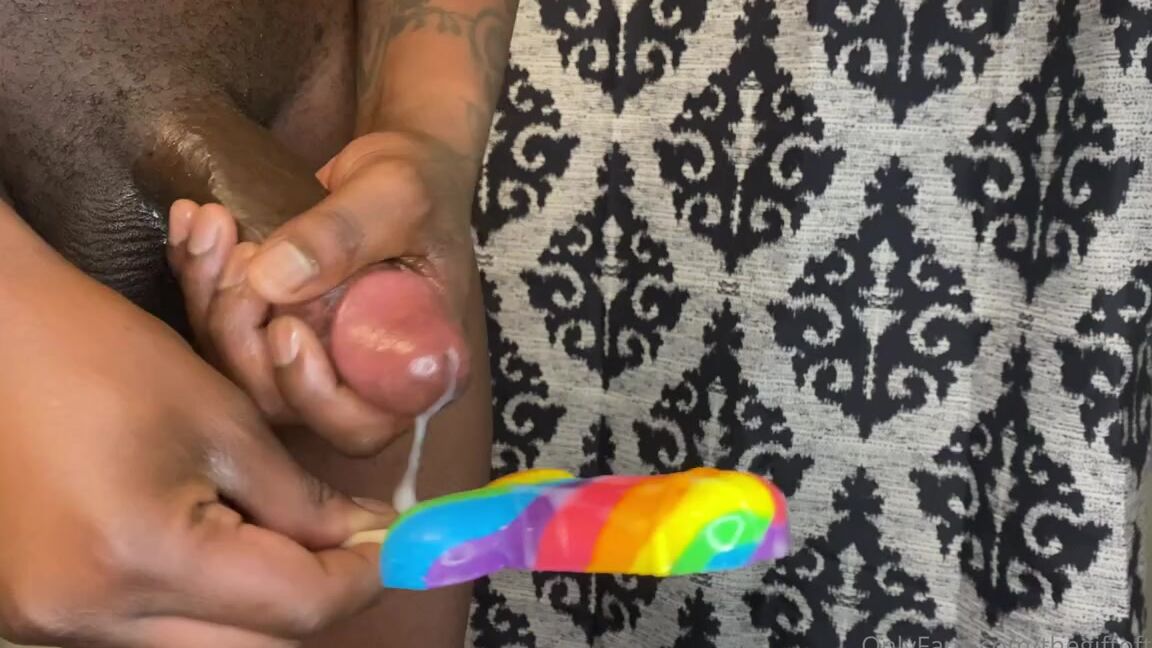 Qosgoddesstaylor Nicknamed Thegiftoftaylor 10 20 2021 Onlyfans Video This Little Clip Is Especially For All My Cucky Bois You Know Daddy Could Make You