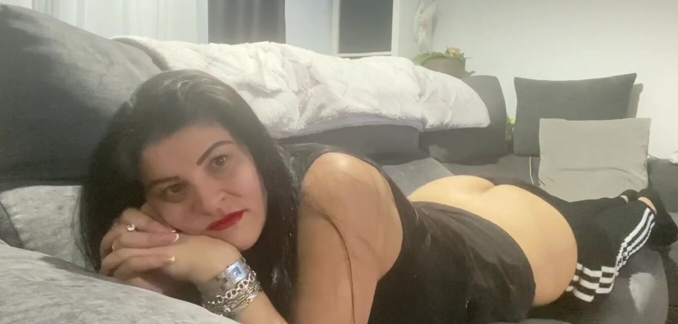 Prettyprincess220 12 18 2022 Onlyfans Video Butt Crack On The Couch