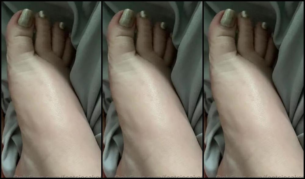 Caroline Aka Feetsiecakes Onlyfans Good Morning From Me And My New Pedi Took Yesterday Off To Fill My Mental Cup And Focus On Some Sel