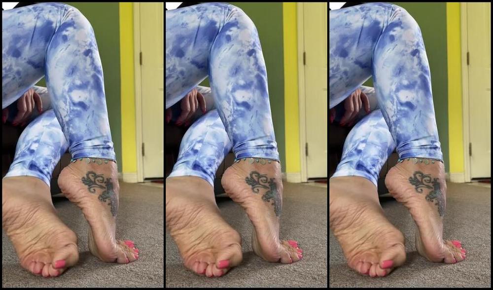 Deedeericanfeet Onlyfans As Requested My Wrinkled Soles In This View