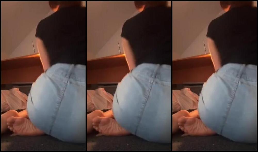 Gwenlolx Nicknamed Gwenlolx 01 11 2024 Onlyfans Video Pov Youre A Perv Staring At My Feet Whilst I Do My Makeup