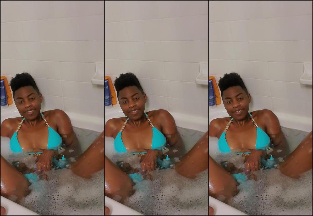 Jagthebody Been Waiting To See Me Splash My Pussy