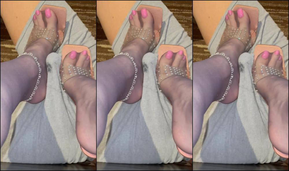 Goddessfendi 3195884974 02 09 2024 We All Love Naked Feet But I Also Really Enjoy Adding Other Elements To Play W