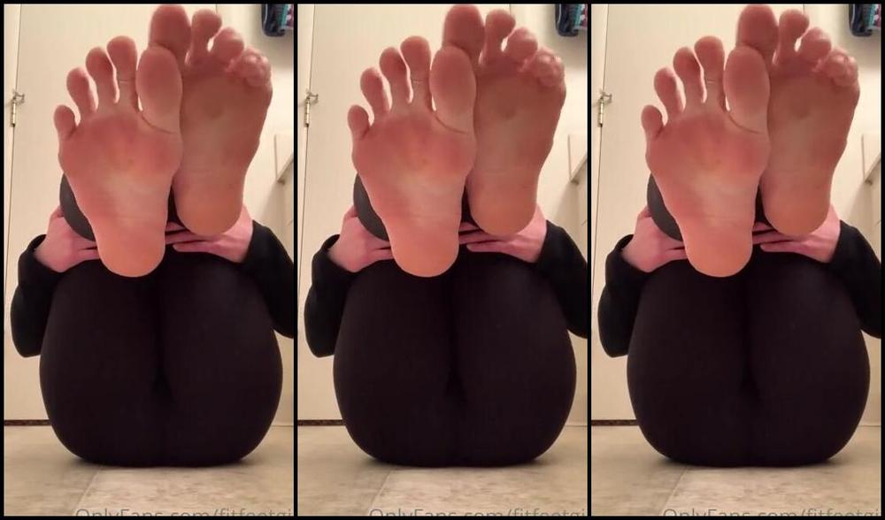 Nina Aka Fityoginina Onlyfans Shhhhhh I Don T Want Anyone To Find Out I Snuck Off To The Bathroom To Give You A Lil Tease My Oy3