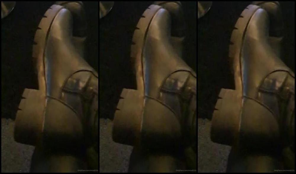 Miss B Nicknamed Missb52S Onlyfans 02 10 2020 That Noise Gets You Excited Boot Boy