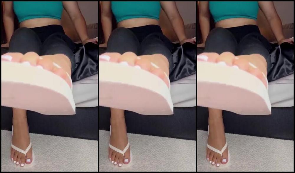 Goddessjvu 09 26 2024 Onlyfans Video Worship Wednesday New Video Listen To The Sound Of My Sandals Slapping Against My Bare Feet