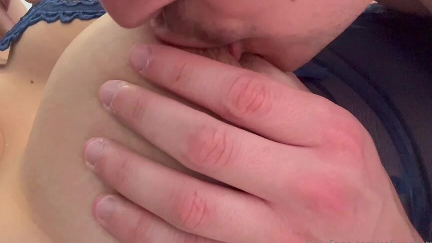 Sofianaturales 2903386708 06 14 2023 Me Encanta Que Jueguen Con Los Pezones Duros Y Mojados I Love That They Play With